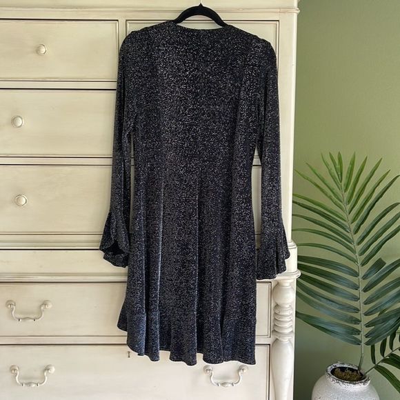 Karen Kane Long sleeved V neck sparkle dress M - Picture 3 of 7